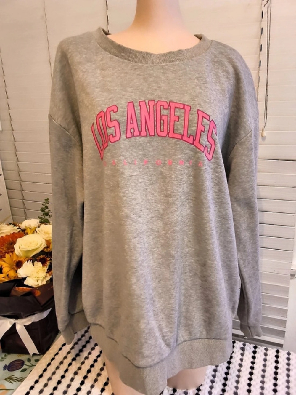 Los Angeles Graphic Sweatshirt in Gray